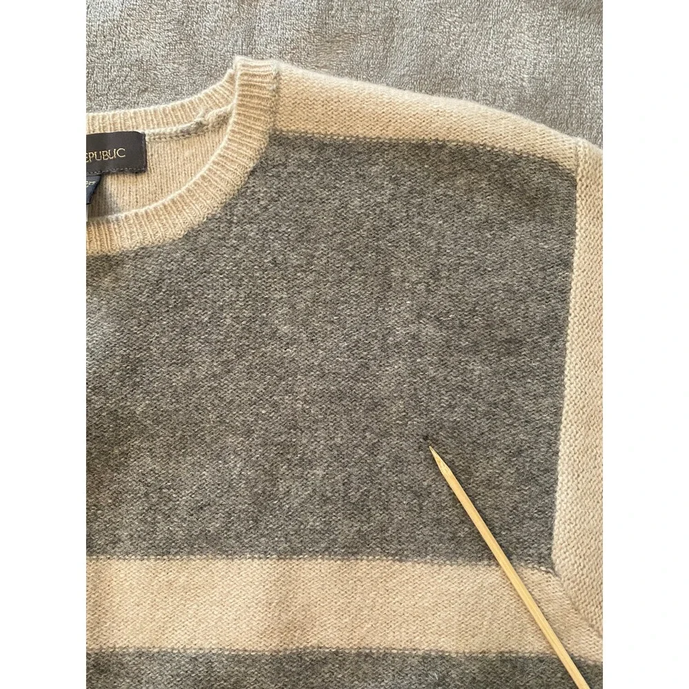 Banana Republic Sweater Sz L Grey Beige Striped 100% Lambswool Neutral Preppy